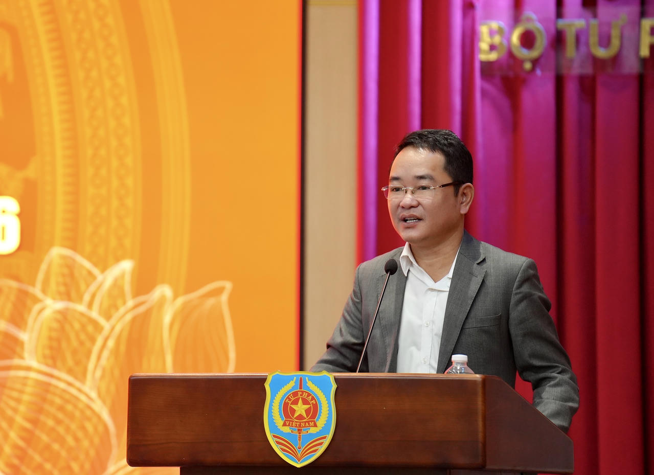 Các đại biểu phát biểu tại Hội nghị.