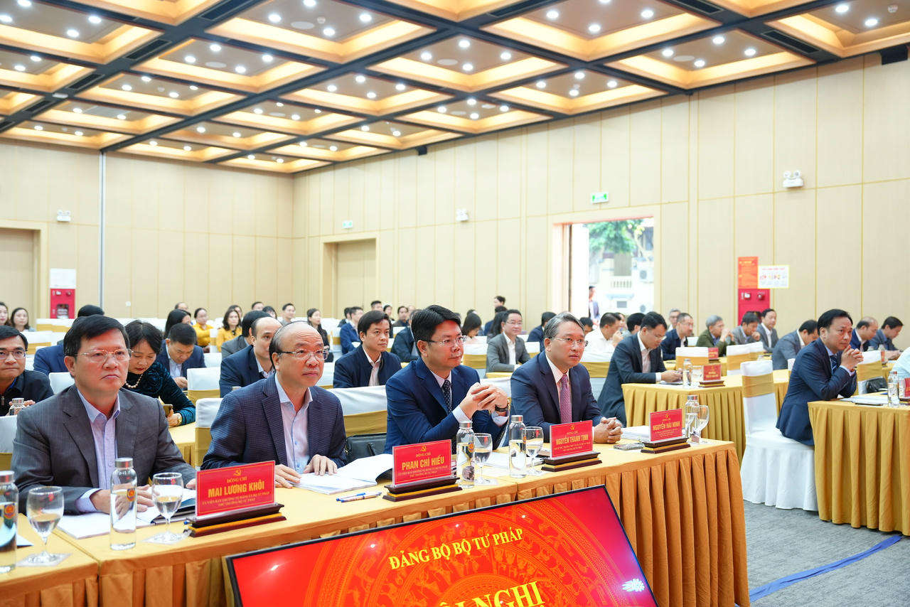 Các đại biểu tham dự Hội nghị.