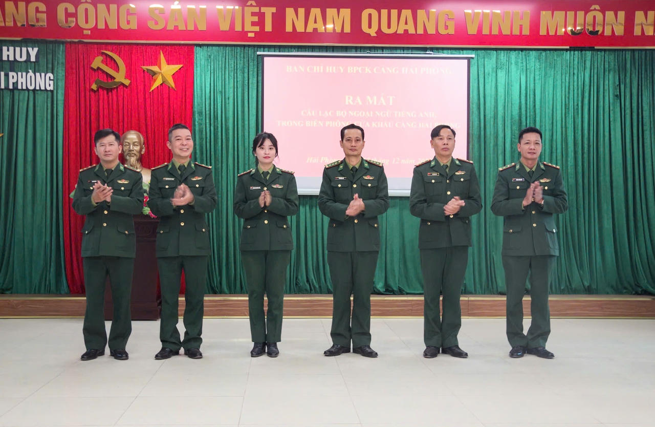 Ra mắt các Câu lạc bộ Tiếng Anh cho cán bộ, chiến sĩ Biên phòng cửa khẩu cảng Hải Phòng
