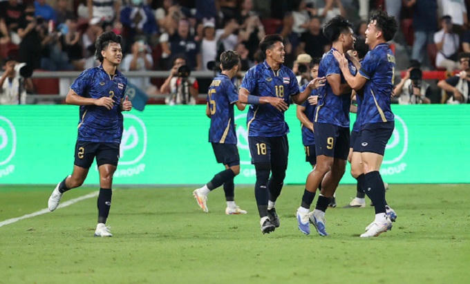 Thái Lan thể hiện bản lĩnh của một đối bóng chất lượng tại SEA Games lần này (Ảnh Đức Cường)