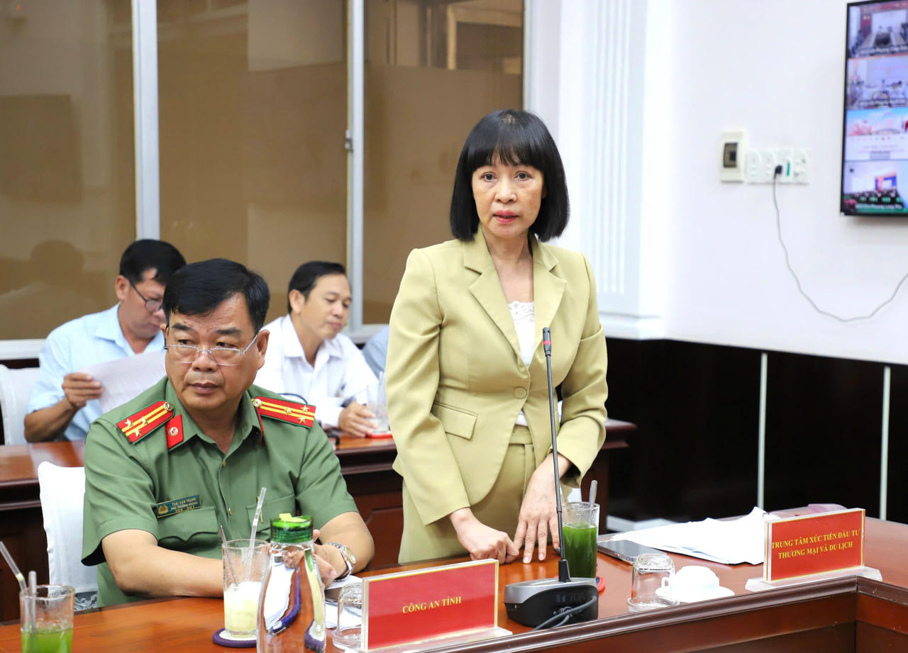 Bà Quảng Xuân Lụa - Giám đốc Trung tâm Xúc tiến Đầu tư, Thương mại và Du lịch tỉnh An Giang phát biểu tại buổi làm việc