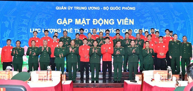 Đại tướng Phan Văn Giang gặp mặt, động viên CLB Thể Công