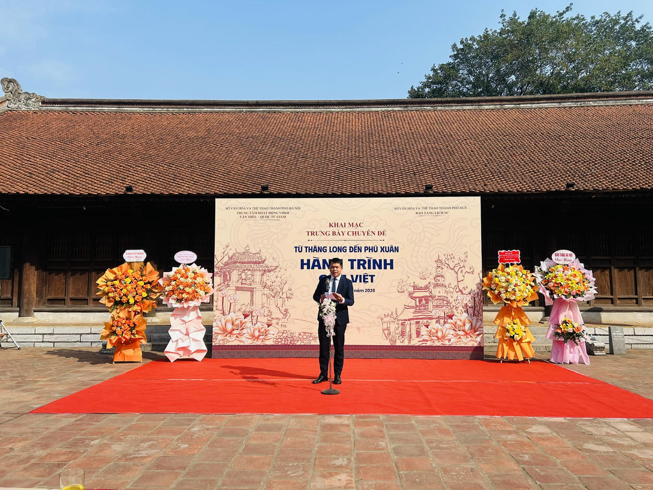 TS Lê Xuân Kiêu phát biểu tại&nbsp;trưng bày chuyên đề “Từ Thăng Long đến Phú Xuân - Hành trình gốm Việt”.&nbsp;