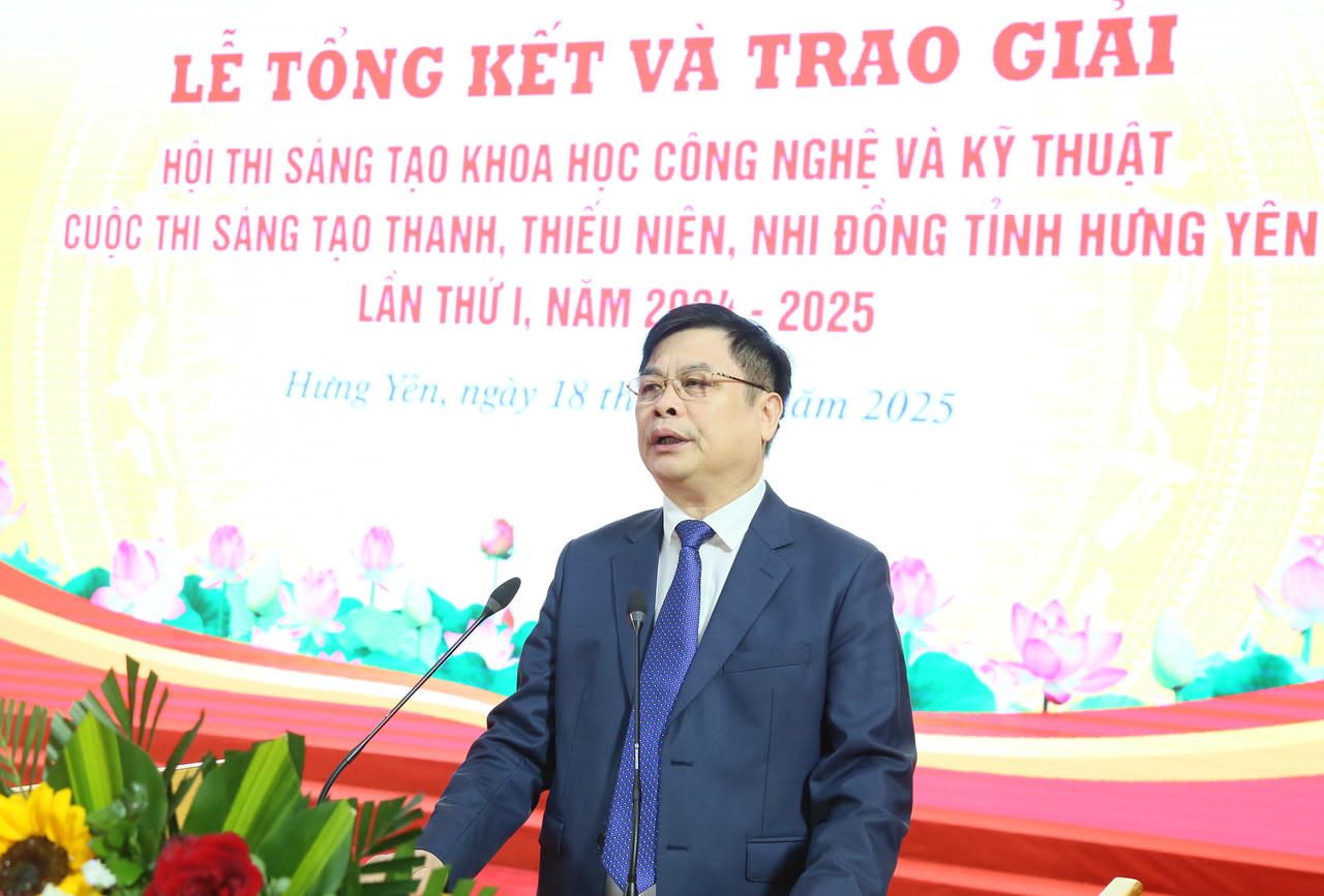 Phó Chủ tịch UBND tỉnh Hưng Yên Phạm Văn Nghiêm phát biểu tại buổi lễ.