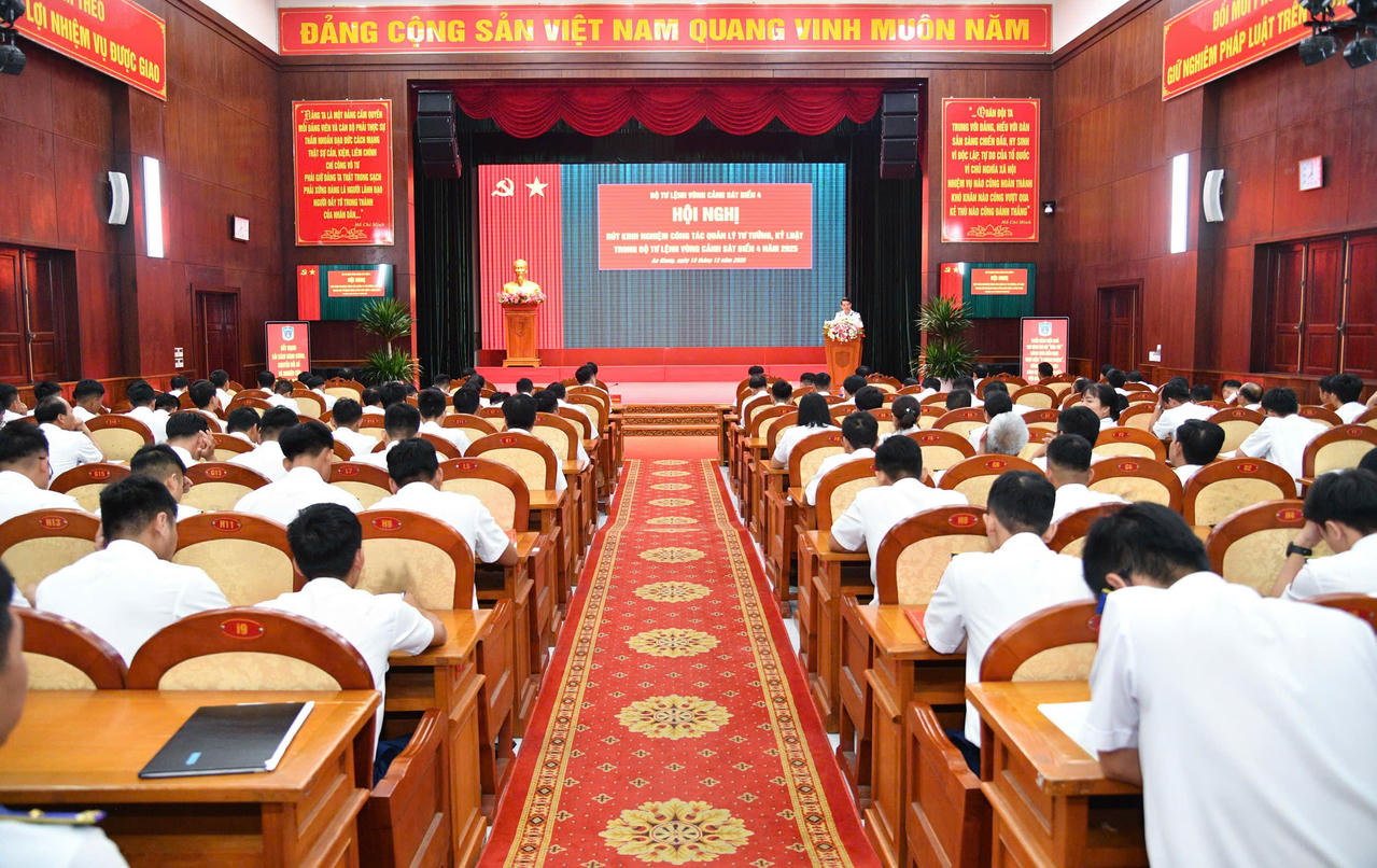 Các đại biểu tham dự Hội nghị