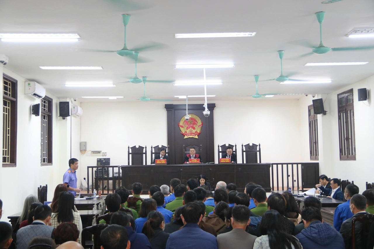 Quang cảnh phiên tòa.