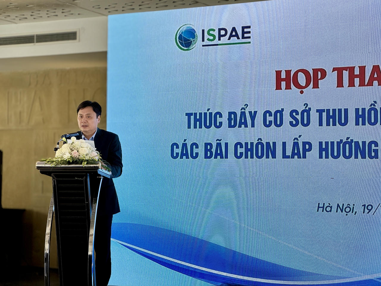 TS Nguyễn Trung Thắng - Phó Viện trưởng Viện Chiến lược, Chính sách nông nghiệp và môi trường phát biểu tại cuộc họp tham vấn.