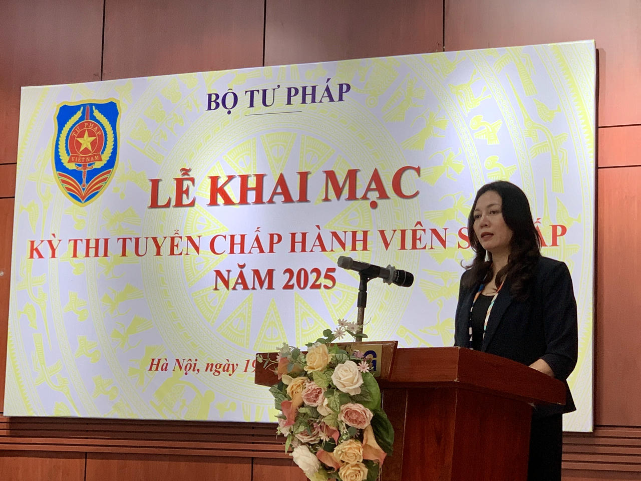 Bà Trần Thị Phương Hoa - Phó Cục trưởng Cục Quản lý Thi hành án dân sự phát biểu