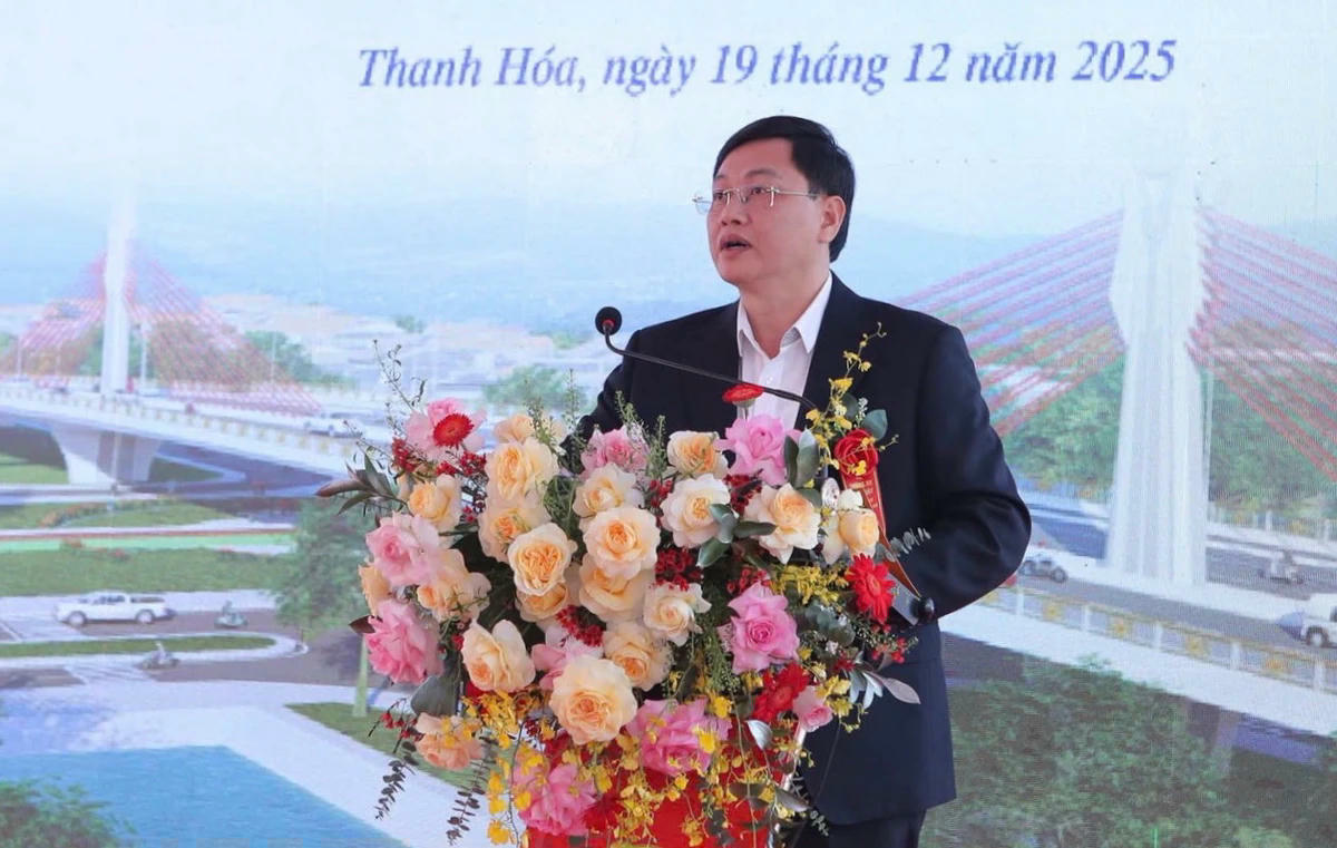 Phó Chủ tịch Thường trực UBND tỉnh Thanh Hóa Mai Xuân Liêm phát biểu tại buổi lễ.