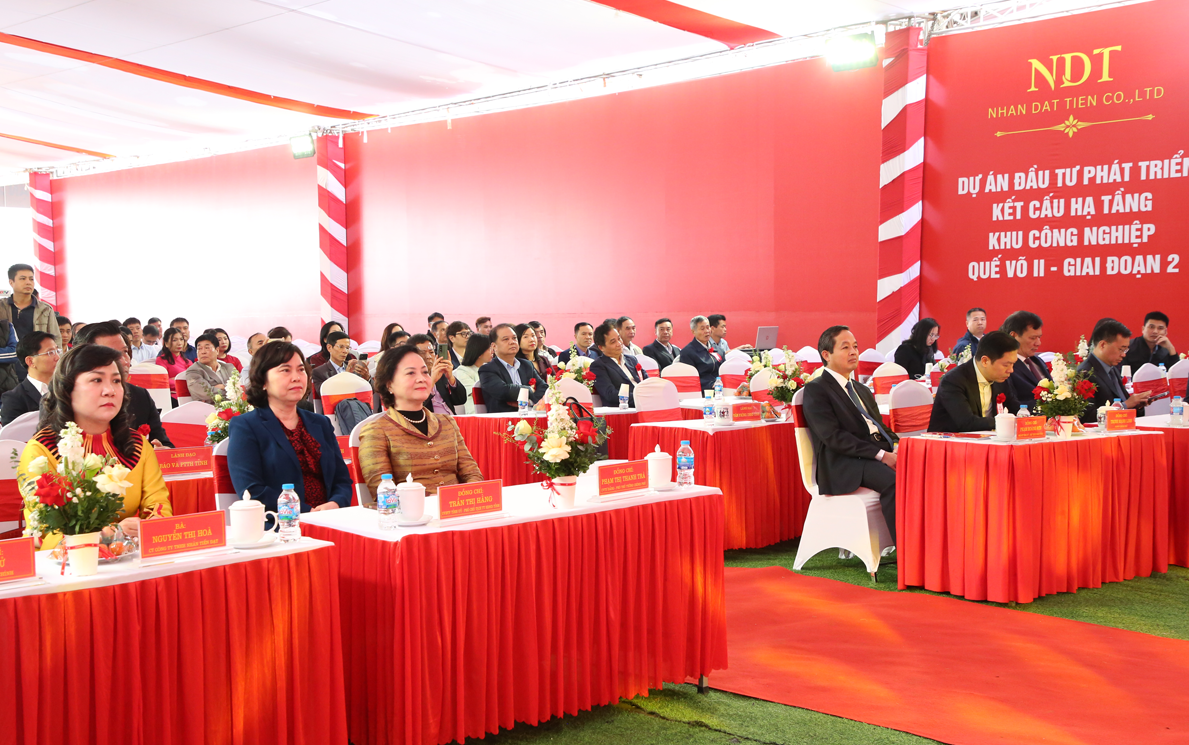 Các đại biểu dự Lễ khởi công.