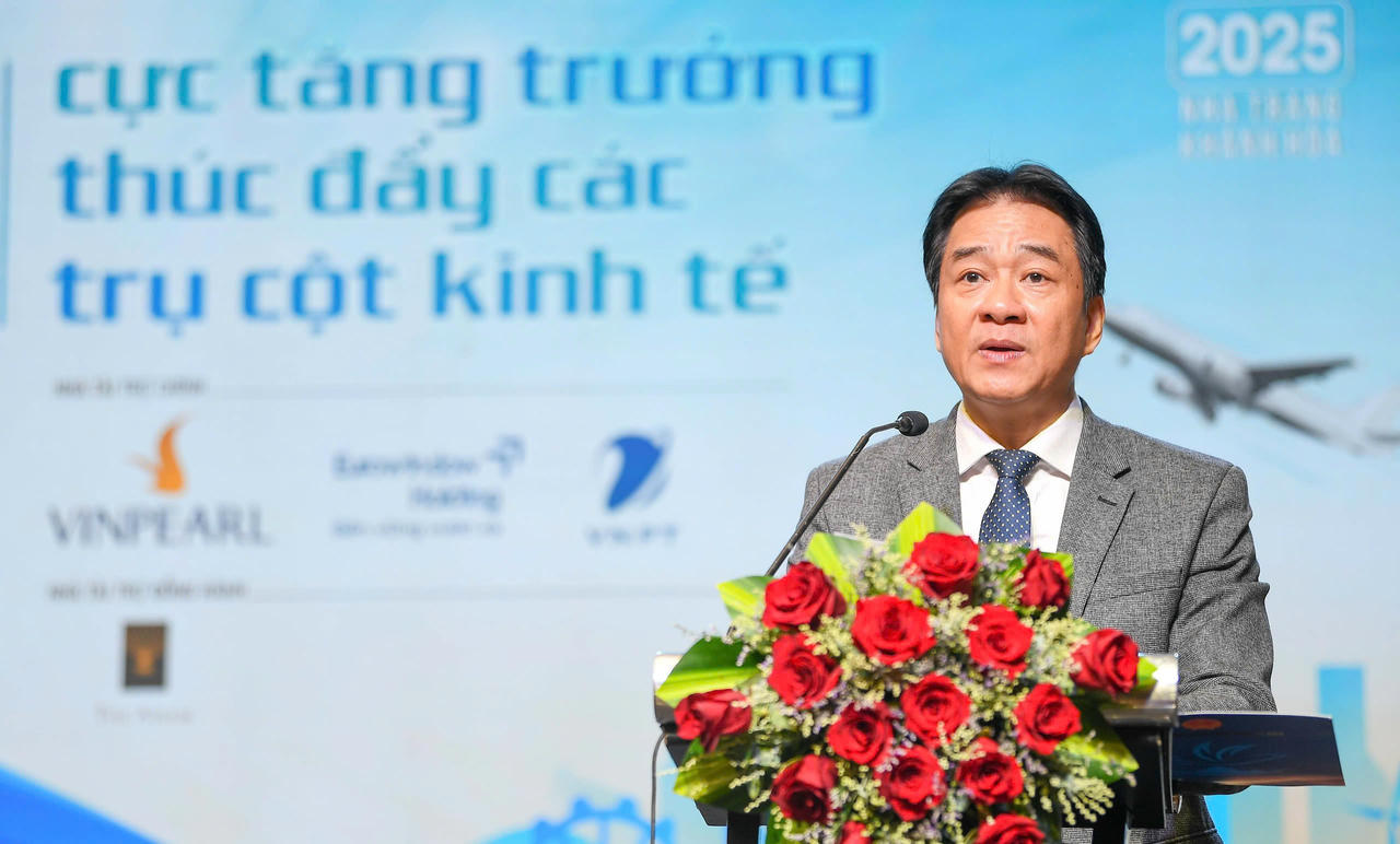 Ông Nguyễn Long Biên, Phó Chủ tịch Thường trực UBND tỉnh Khánh Hòa phát biểu khai mạc Hội thảo.