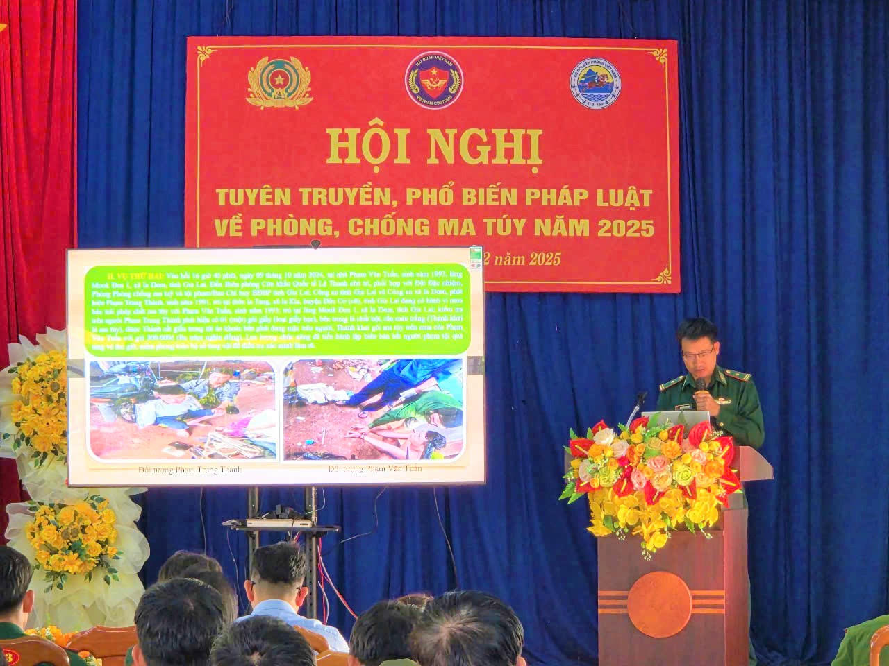 Báo cáo viên phổ biến tới buổi tuyên truyền các nội dung về phòng, chống ma túy trên địa bàn.