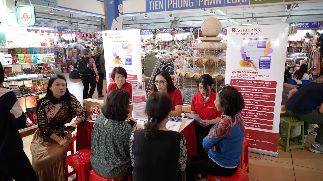 Agribank đồng hành cùng hộ kinh doanh chuyển đổi số, nâng cao hiệu quả
kinh doanh