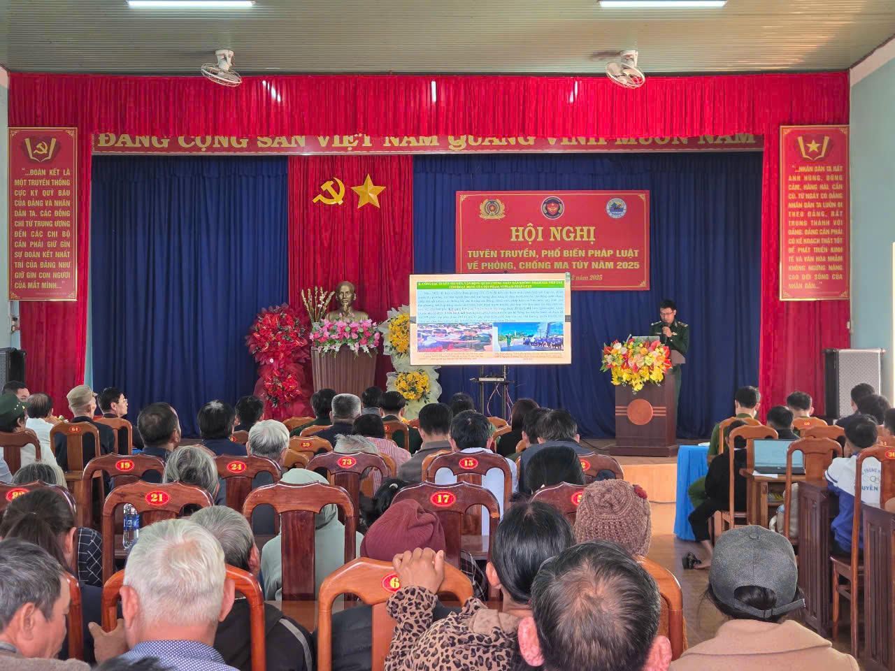 Quang cảnh buổi tuyên truyền.