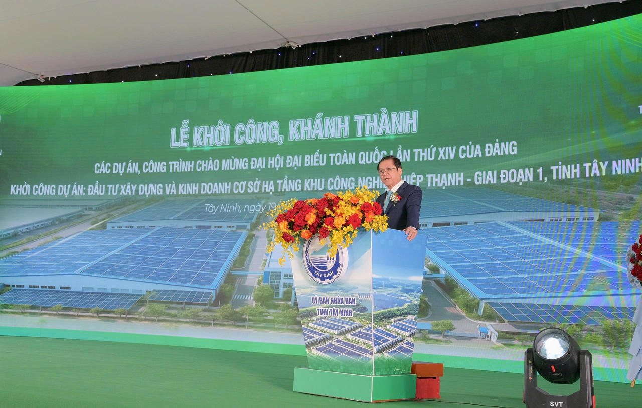 Ông&nbsp;Lê Thanh Hưng, Tổng Giám đốc Tập đoàn Công nghiệp Cao su Việt Nam phát biểu tại lễ khởi công.