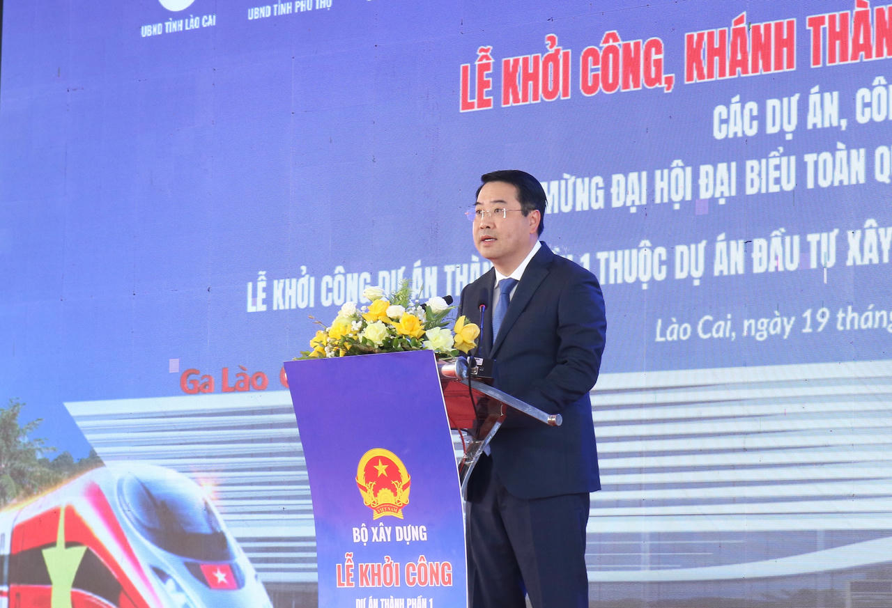 Chủ tịch UBND tỉnh Lào Cai Nguyễn Tuấn Anh phát biểu tại buổi lễ.