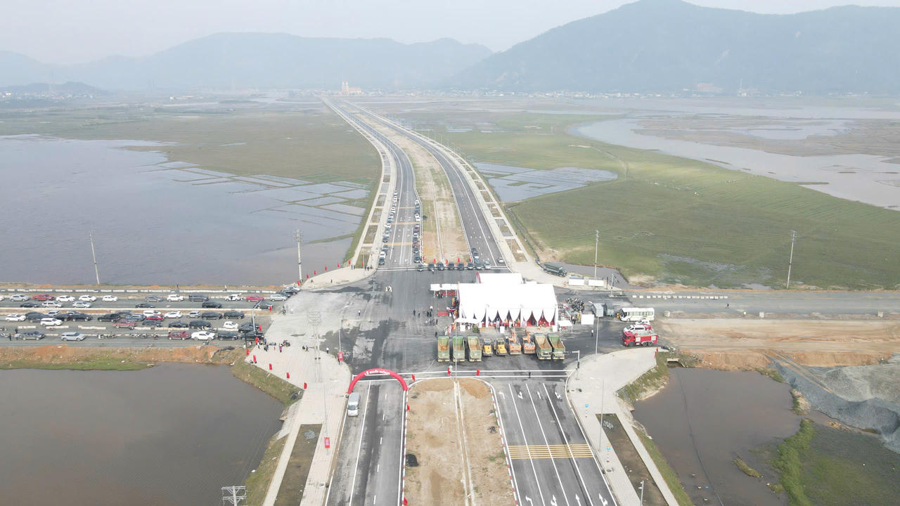 Khu kinh tế Vũng Áng - địa điểm khởi động 4 dự án lớn của Tập đoàn Vingroup.