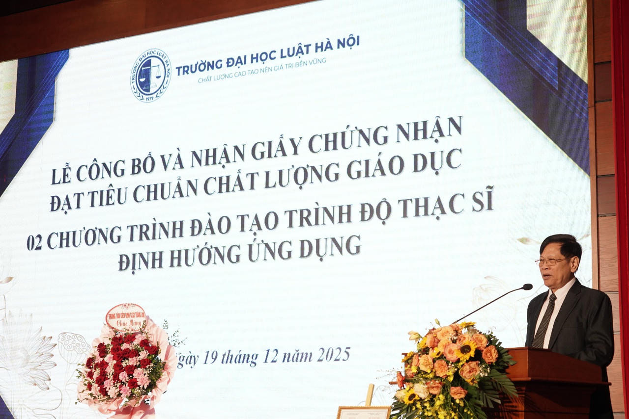 TS. Nguyễn Văn Đường, Giám đốc Trung tâm Kiểm định chất lượng giáo dục Thăng Long phát biểu chúc mừng.