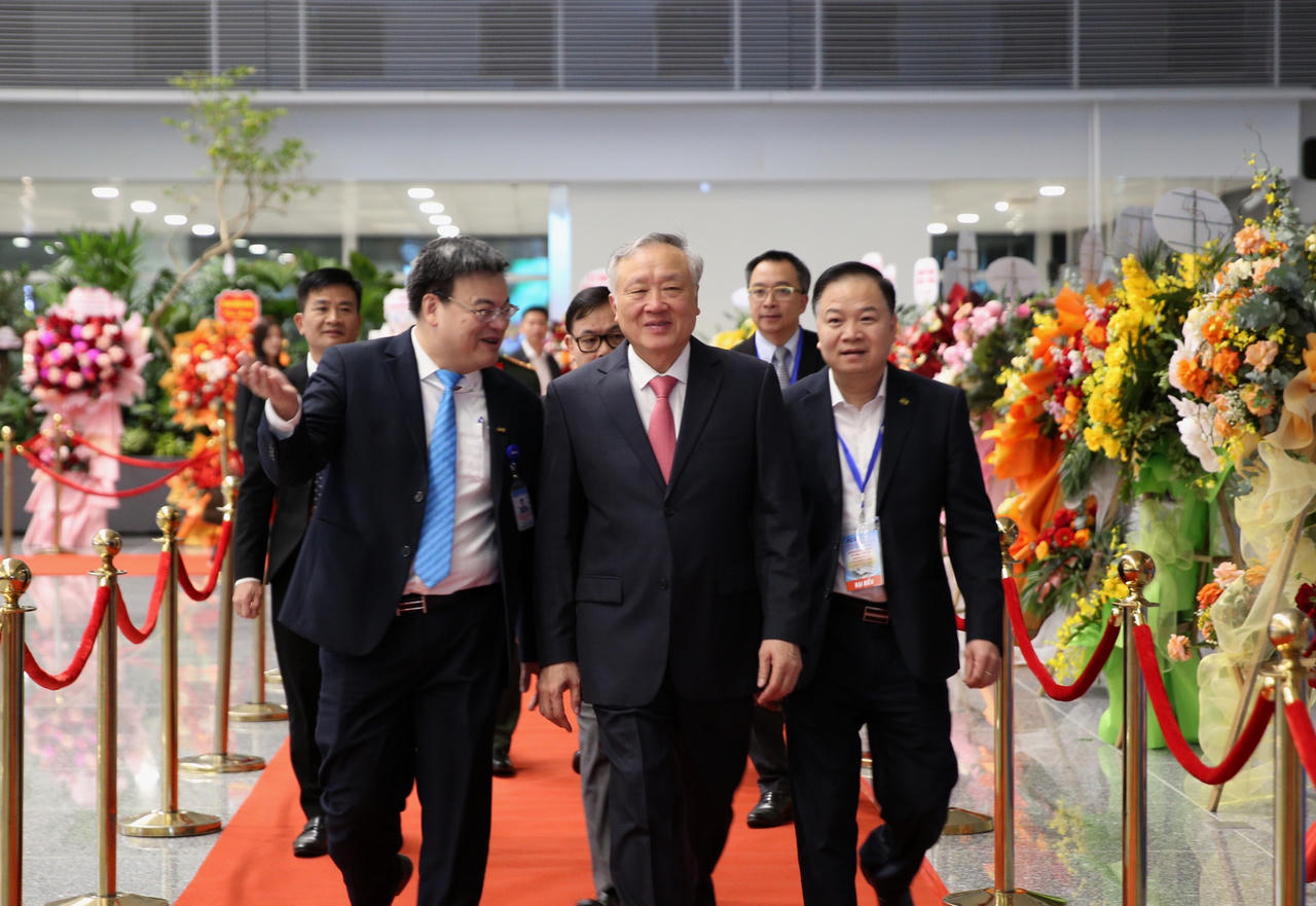 Phó Thủ tướng Thường trực Chính phủ Nguyễn Hòa Bình dự Lễ khánh thành mở rộng Nhà ga hành khách T2 - Cảng hàng không Quốc tế Nội Bài - Ảnh: VGP/Đình Hải