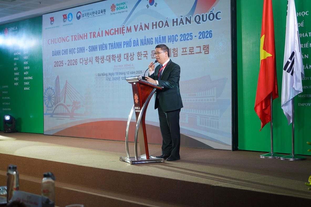 PGS.TS Đinh Thành Việt - Phó Hiệu trưởng Trường Đại học Đông Á phát biểu tại chương trình.&nbsp;