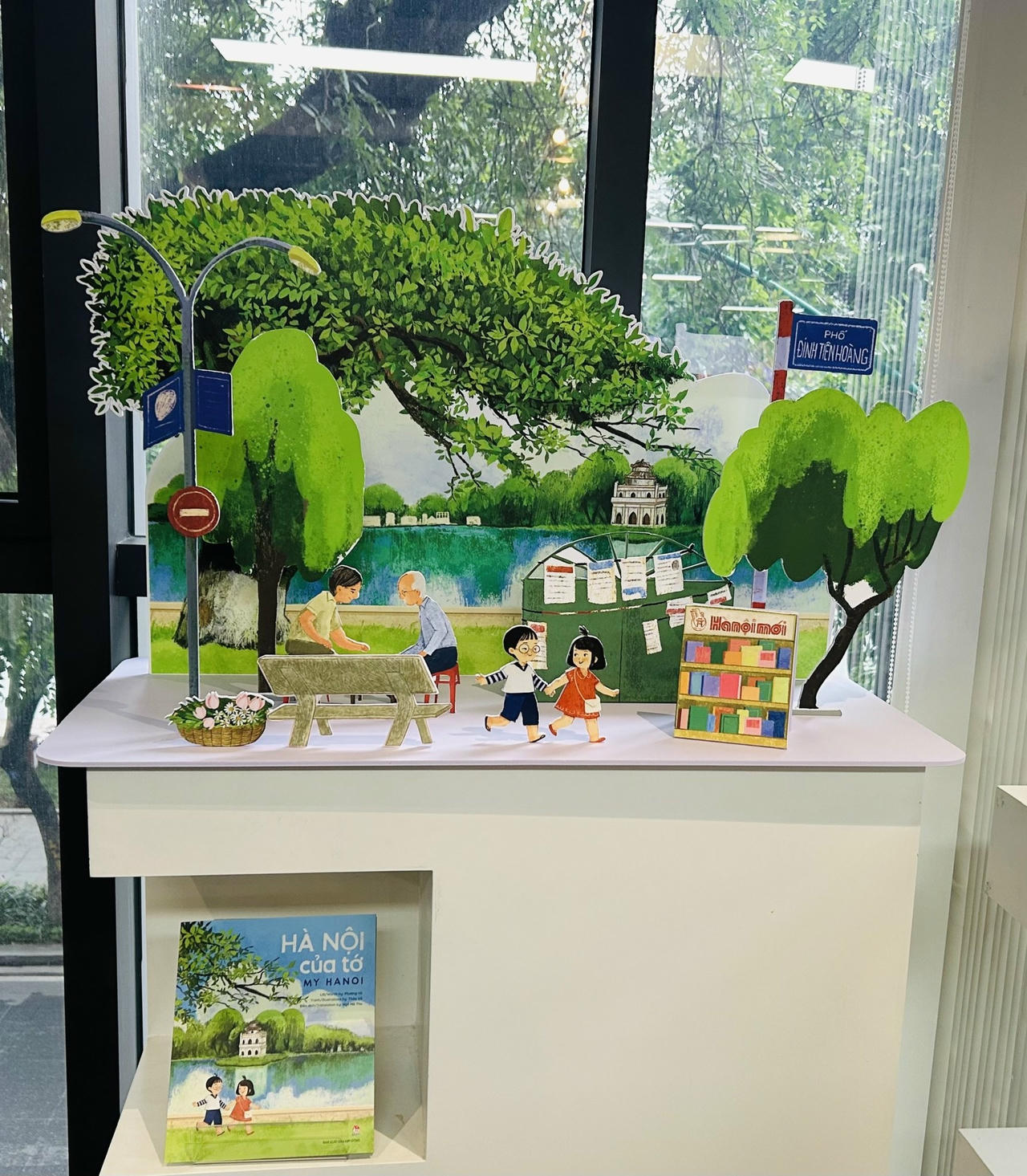 Những tác phẩm sách tranh giản dị nhưng sâu sắc, với phần minh hoạ được đầu tư đẹp mắt (ảnh Bảo Châu).. 