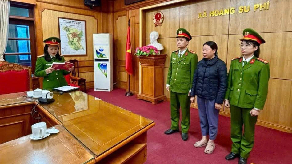 Khởi tố Phó Giám đốc Trung tâm hành chính công xã Hoàng Su Phì