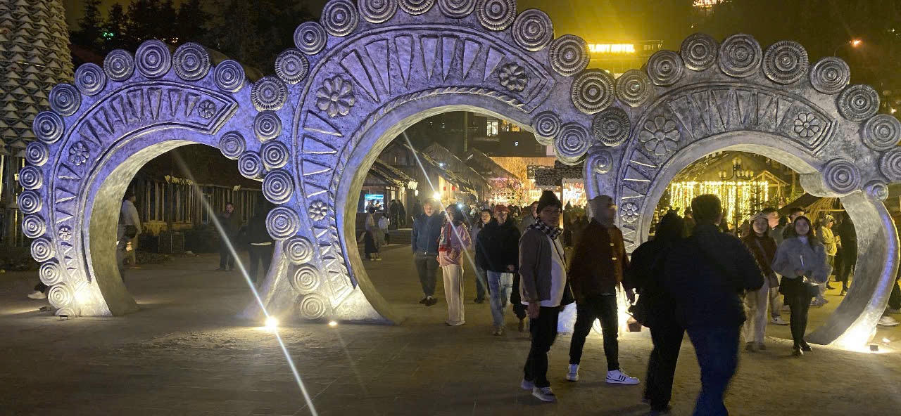 Lễ hội Tuyết Sa Pa năm 2025 thu hút đông đảo du khách