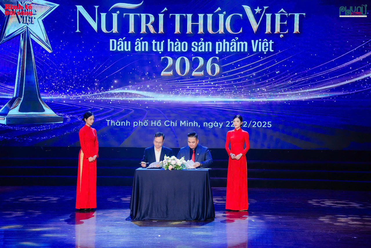 Ông Nguyễn Duy Khương - Tổng Giám đốc Công ty CP Truyền thông Kinh tế và Đời sống ký hợp đồng nguyên tắc với Hội Doanh nhân trẻ tỉnh Đồng Nai.