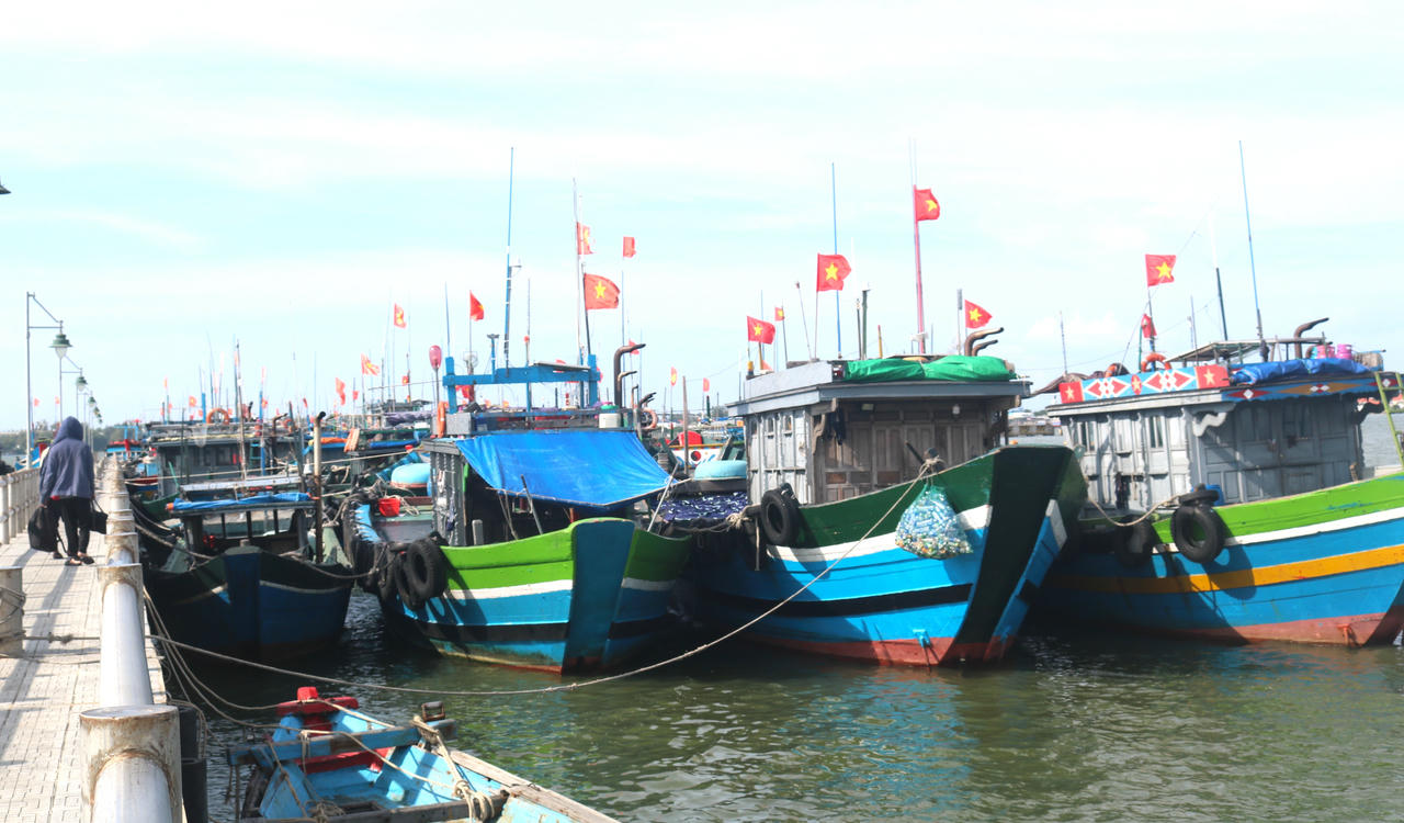 Nhiều ngư dân Huế ngóng tiền hỗ trợ đánh bắt xa bờ
