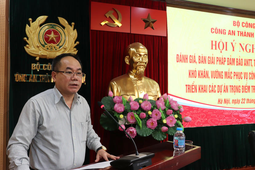 Trung tướng Nguyễn Thanh Tùng, Giám đốc CATP Hà Nội phát biểu chỉ đạo tại hội nghị
