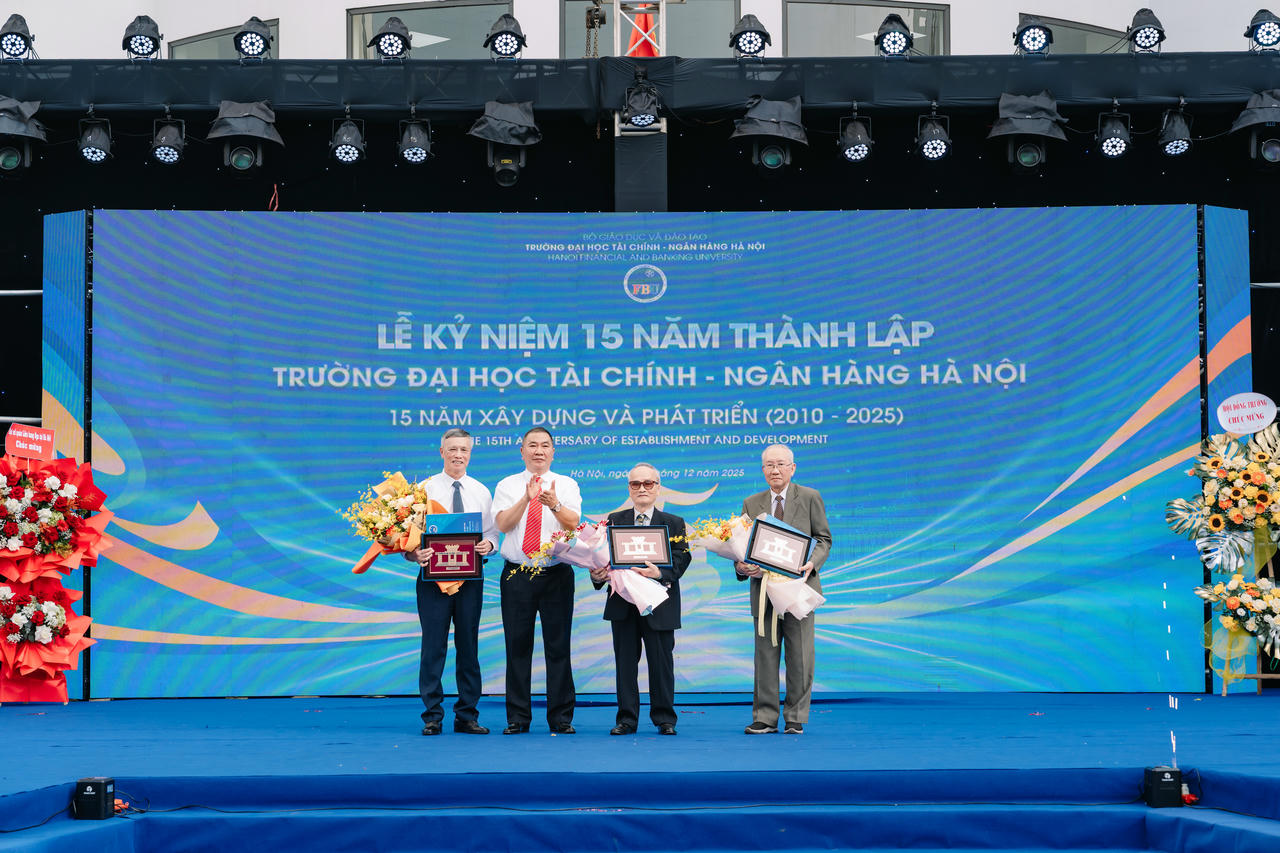 FBU tri ân đội ngũ lãnh đạo, chuyên gia, cán bộ, giảng viên.