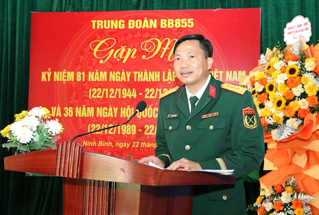 Thượng tá Bùi Văn Tuấn - Chính ủy Trung đoàn 855 phát biểu tại buổi gặp mặt&nbsp;(Ảnh: Văn Huỳnh)