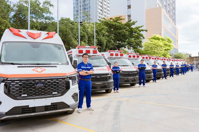 Hình ảnh dàn xe cứu thương Vingroup tài trợ cho tỉnh Khánh Hòa.