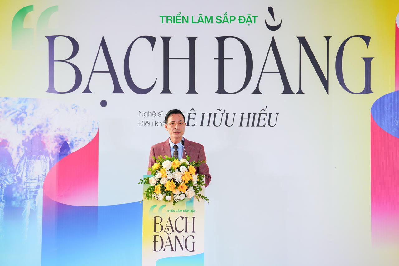 Đại diện UBND phường Bãi Cháy phát biểu tại triển lãm.&nbsp;