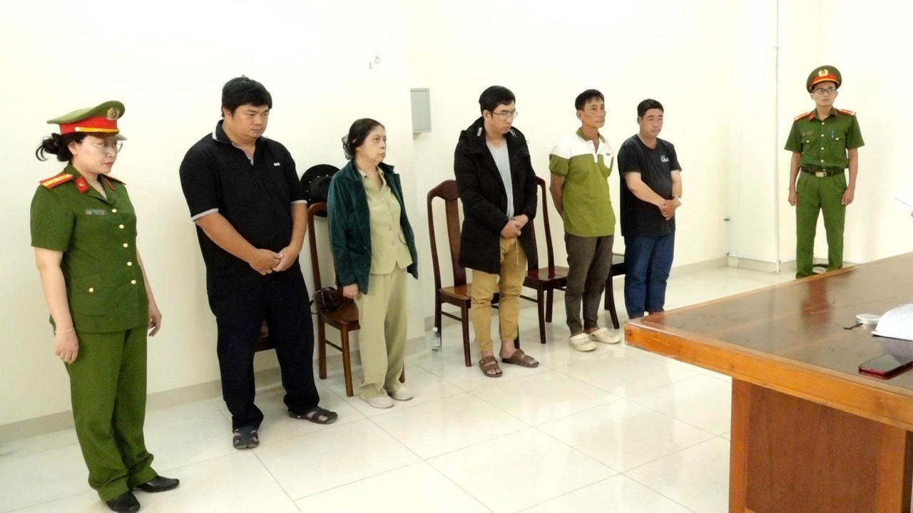 Người đàn ông tử vong khi tiếp xúc đường dây điện trung thế: Khởi tố 5 bị can