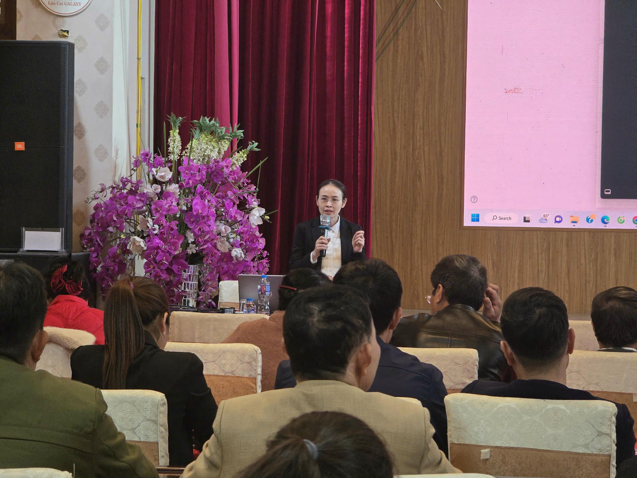 Các hòa giải viên tham gia trao đổi, thảo luận, hỏi đáp và xử lý tình huống thực tiễn, qua đó góp phần củng cố vai trò, trách nhiệm của hòa giải viên cơ sở