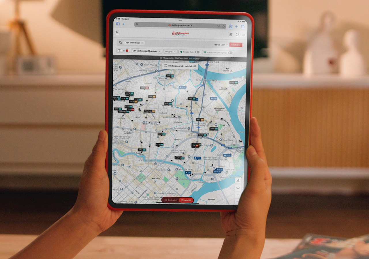 Người mua nhà trẻ tại TP HCM tra cứu, so sánh bất động sản trên nền tảng số để tìm lựa chọn phù hợp tài chính.