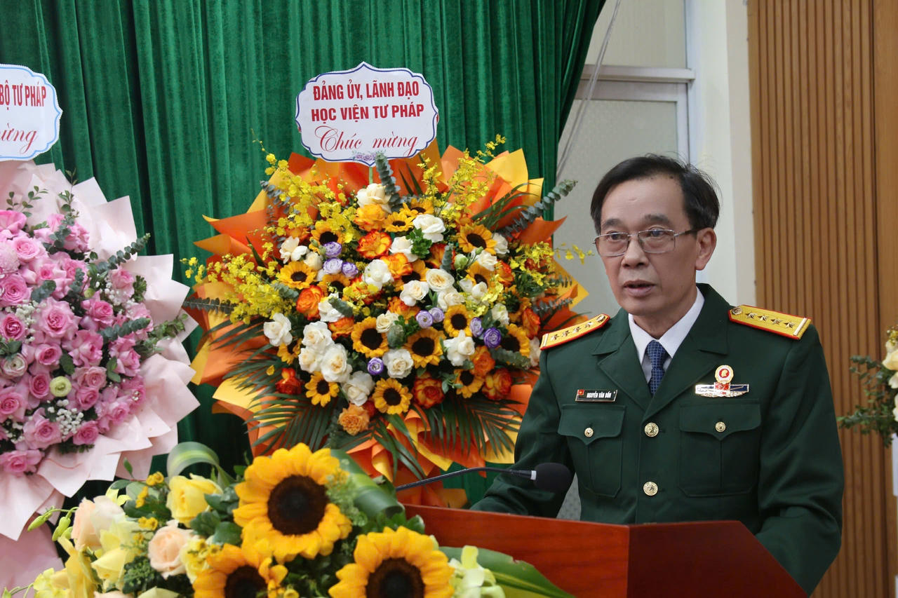 Chủ tịch Hội CCB cơ quan Bộ Tư pháp Nguyễn Văn Bốn phát biểu khai mạc