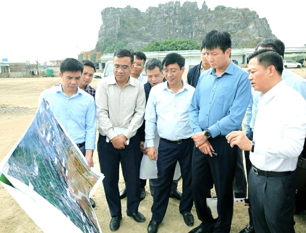 Chủ tịch UBND tỉnh cùng đoàn công tác kiểm tra dự án cao tốc Ninh Bình - Hải Phòng (CT.08).