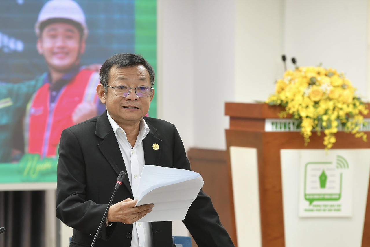 Ông Nguyễn Văn Khanh - Phó Giám đốc Trung tâm Báo chí Thành phố .