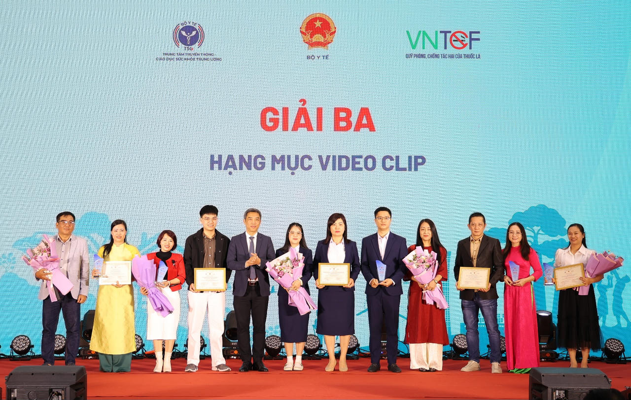 Trao giải cuộc thi Sáng tác sản phẩm truyền thông về môi trường không khói thuốc lá