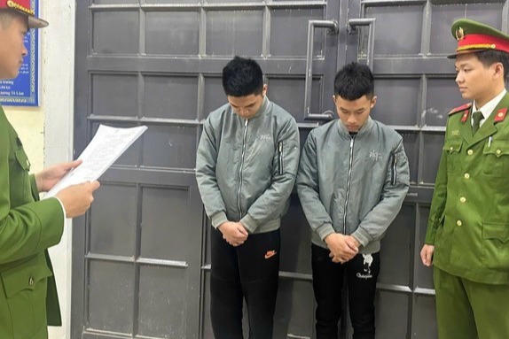 Lập tài khoản ảo, lừa đảo bán điện thoại dởm 