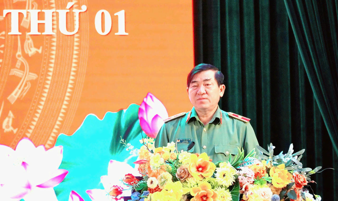 Thiếu tướng Nguyễn Văn Hận, Giám đốc Công an tỉnh An Giang phát biểu tại Hội nghị.