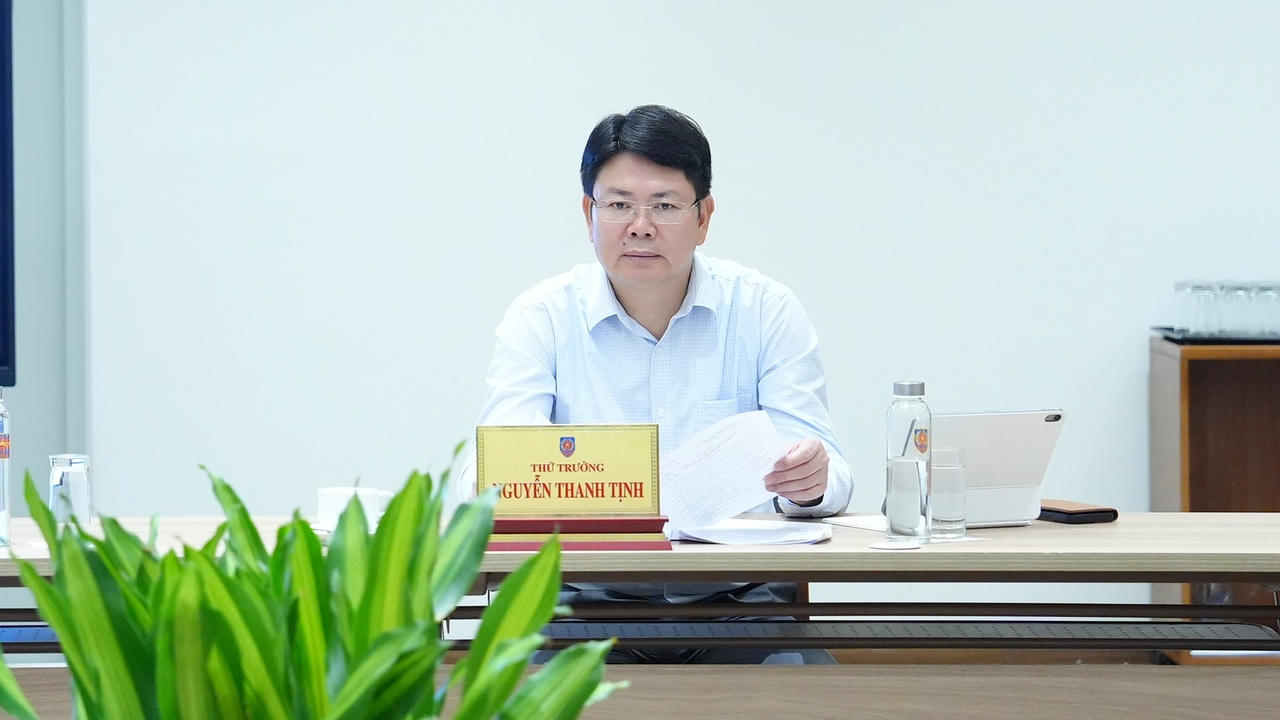 Thứ trưởng Nguyễn Thanh Tịnh phát biểu tại buổi làm việc.