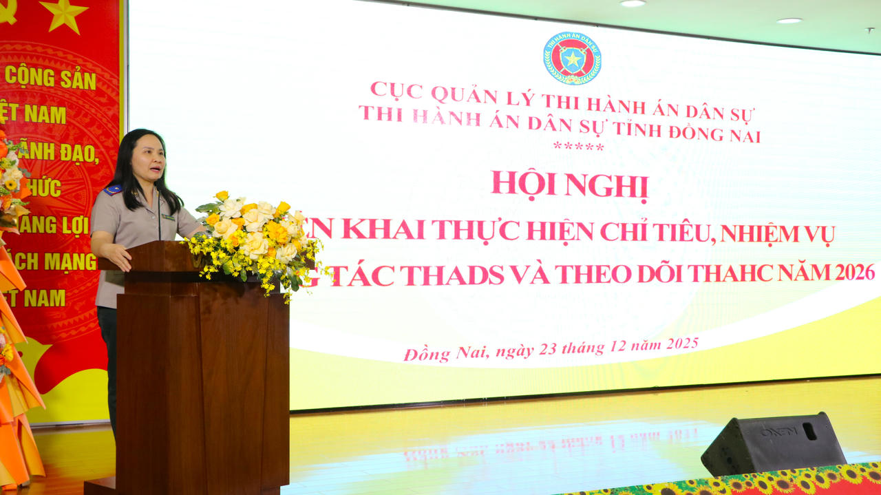 Bà Nguyễn Thị Hoàng Giang – Phó Cục trưởng cục Quản lý THADS, Bộ Tư pháp phát biểu