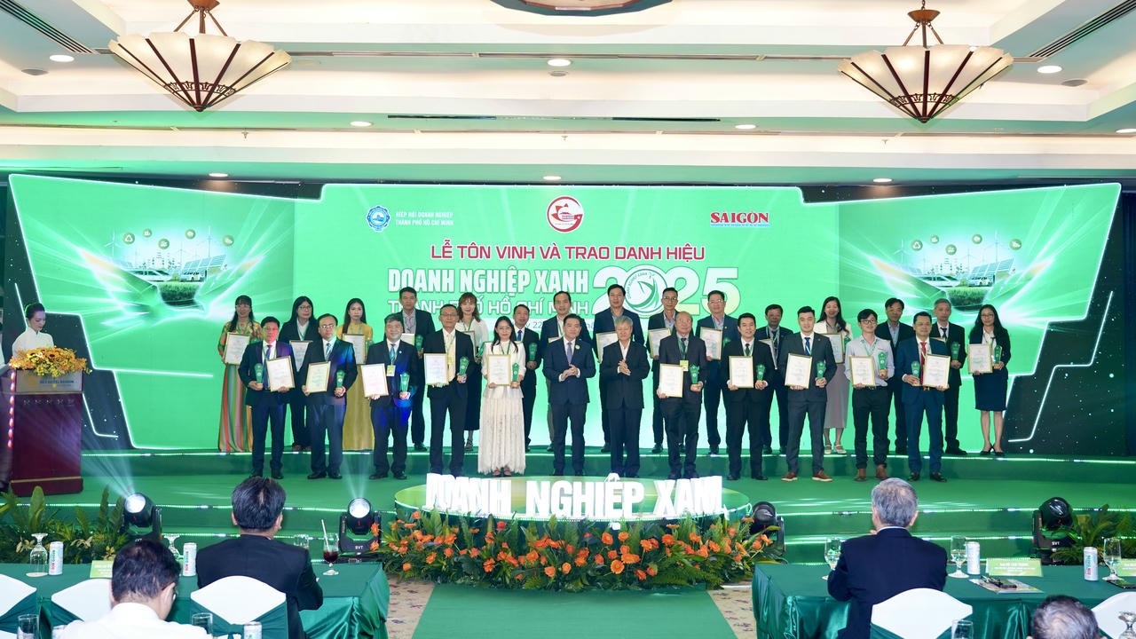 Các doanh nghiệp Xanh TP HCM tại lễ tôn vinh.