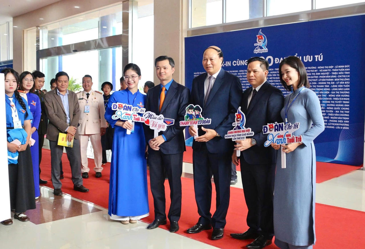 Các Đại biểu chụp ảnh trước khi diễn ra Đại hội. (Ảnh: PV)