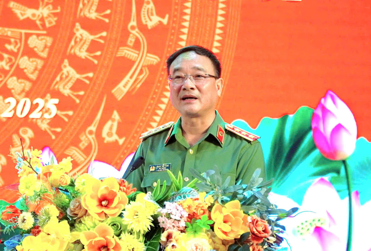 Thượng tướng Phạm Thế Tùng, Ủy viên Ban Thường vụ Đảng ủy Công an Trung ương, Thứ trưởng Bộ Công an phát biểu chỉ đạo tại Hội nghị.