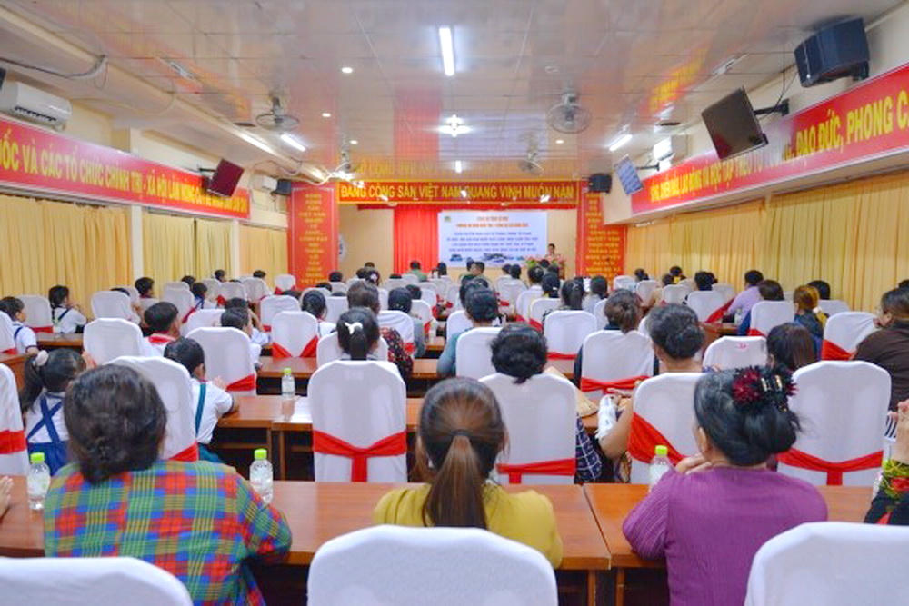 Công an tỉnh Cà Mau tổ chức Hội nghị tuyên truyền, phổ biến pháp luật trong lĩnh vực khai thác thủy sản, nâng cao ý thức chấp hành của ngư dân.