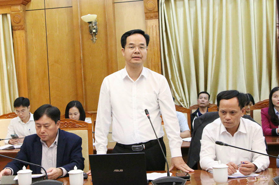 Lãnh đạo Sở Nông nghiệp và Môi trường phát biểu tại hội nghị đánh giá, phân hạng sản phẩm.